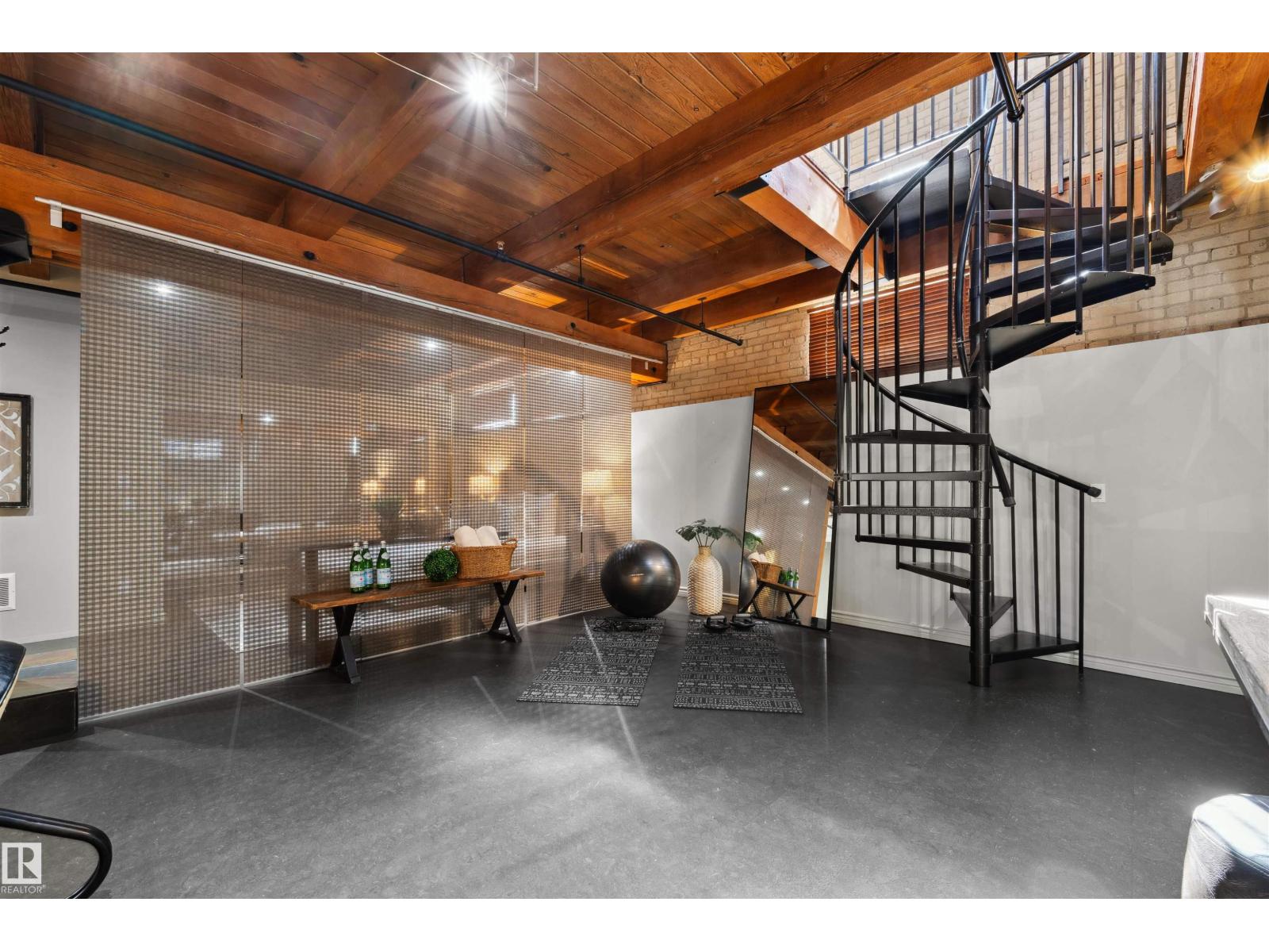 #111 10309 107 ST NW, Edmonton