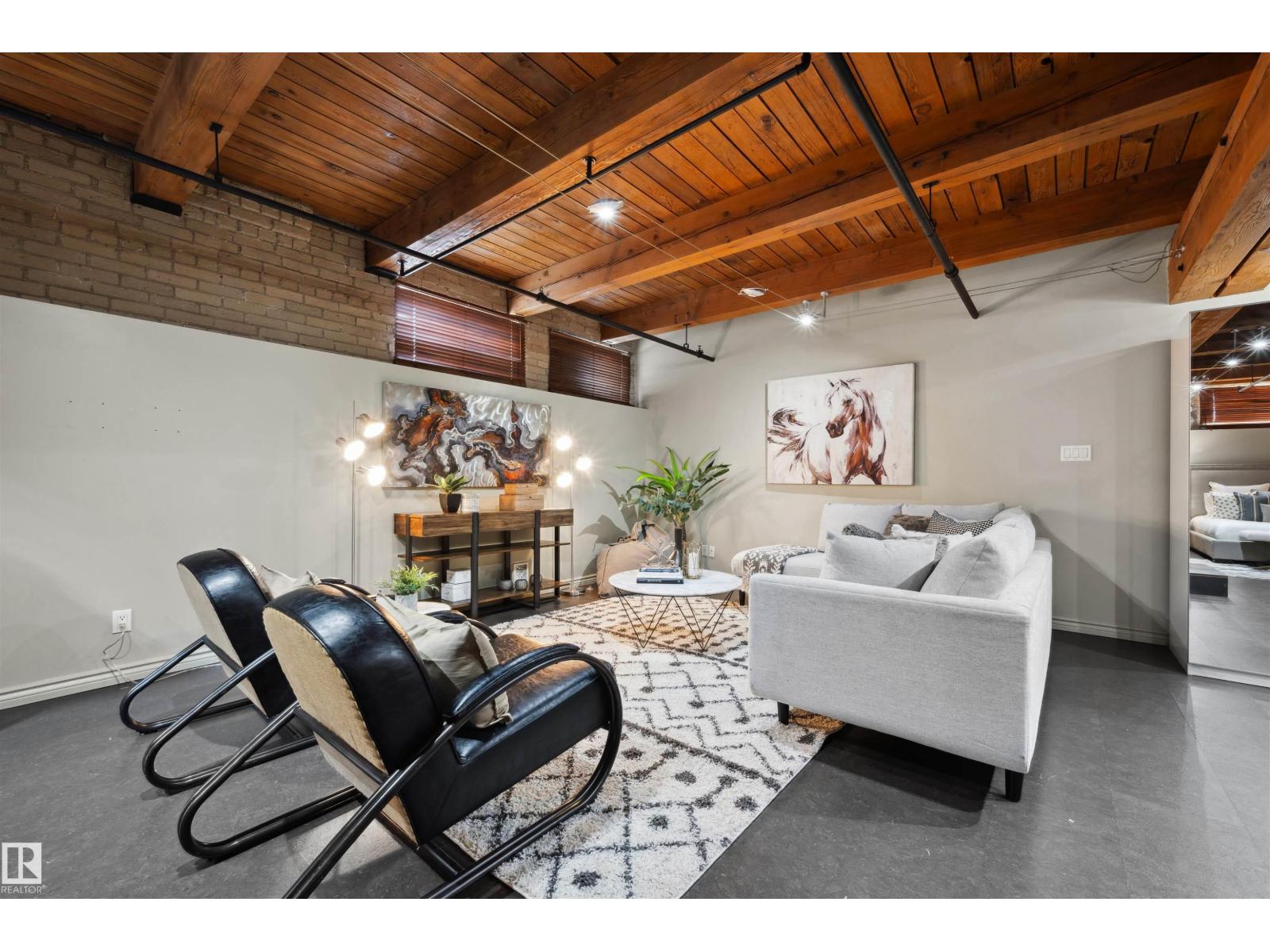 #111 10309 107 ST NW, Edmonton