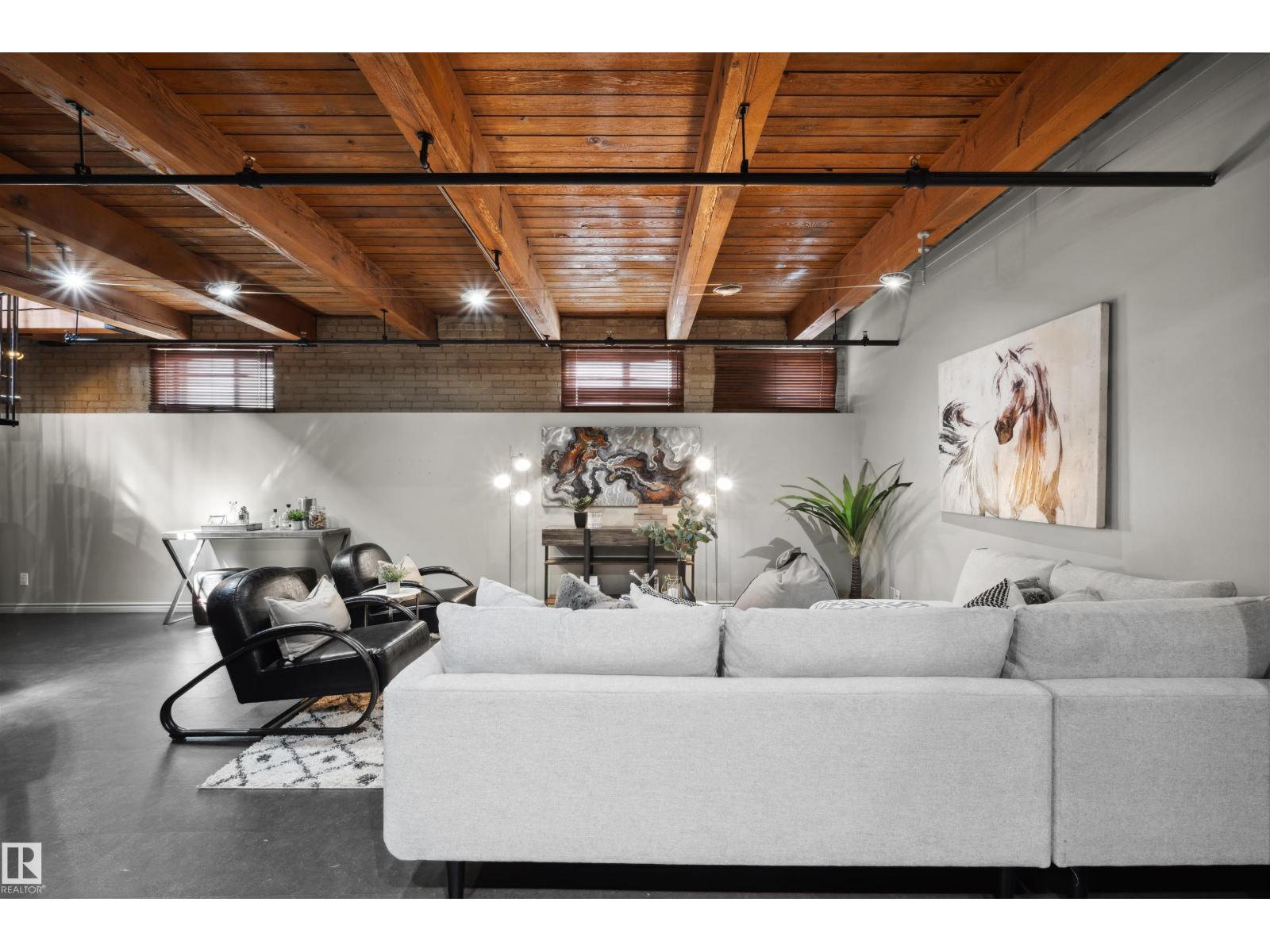 #111 10309 107 ST NW, Edmonton