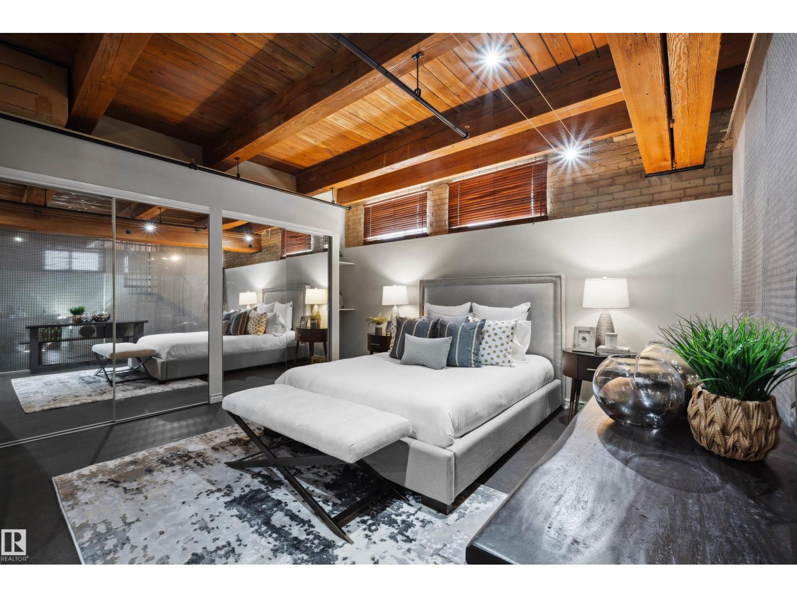 #111 10309 107 ST NW, Edmonton