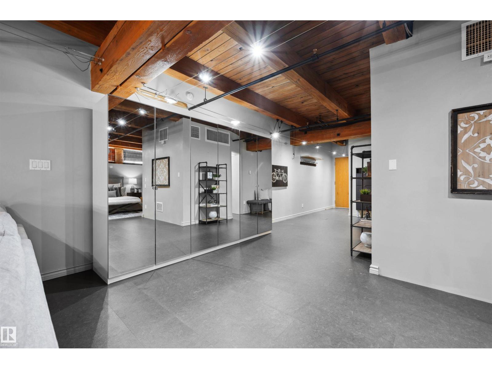 #111 10309 107 ST NW, Edmonton