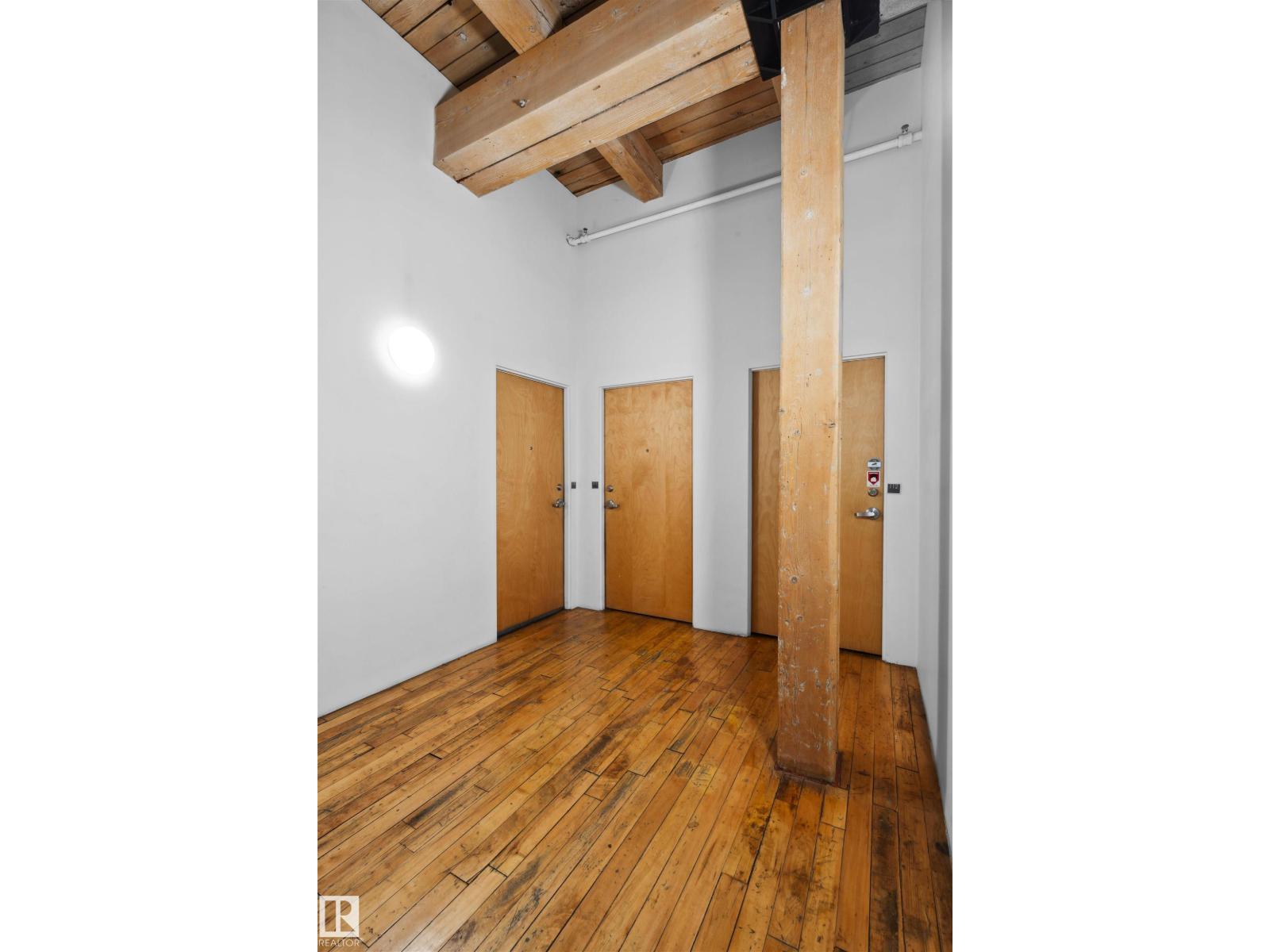 #111 10309 107 ST NW - 36