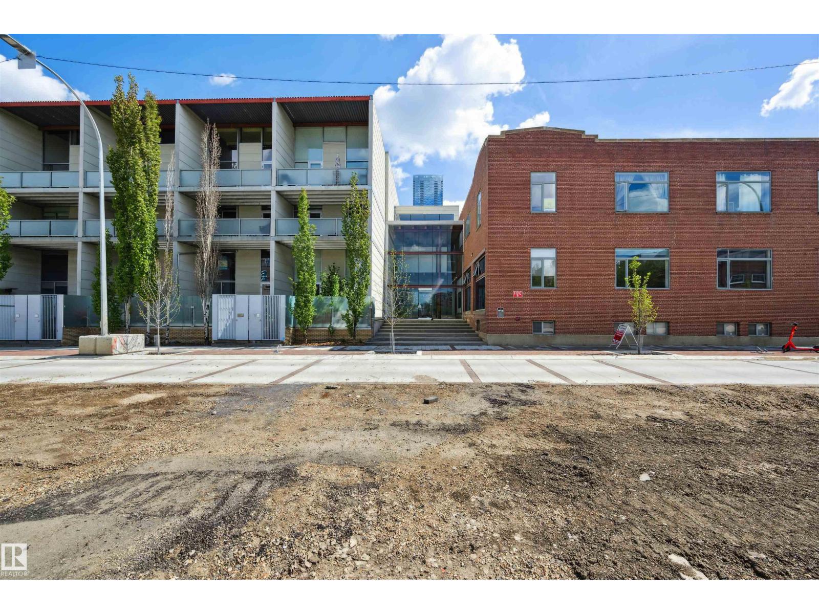 #111 10309 107 ST NW, Edmonton