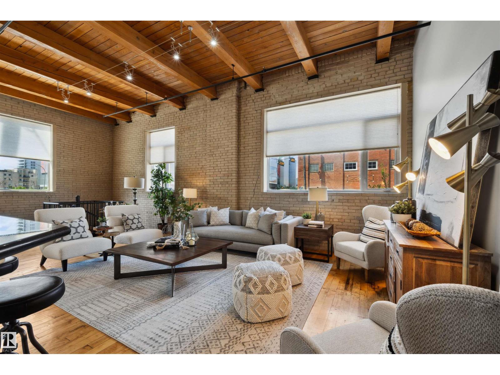 #111 10309 107 ST NW, Edmonton