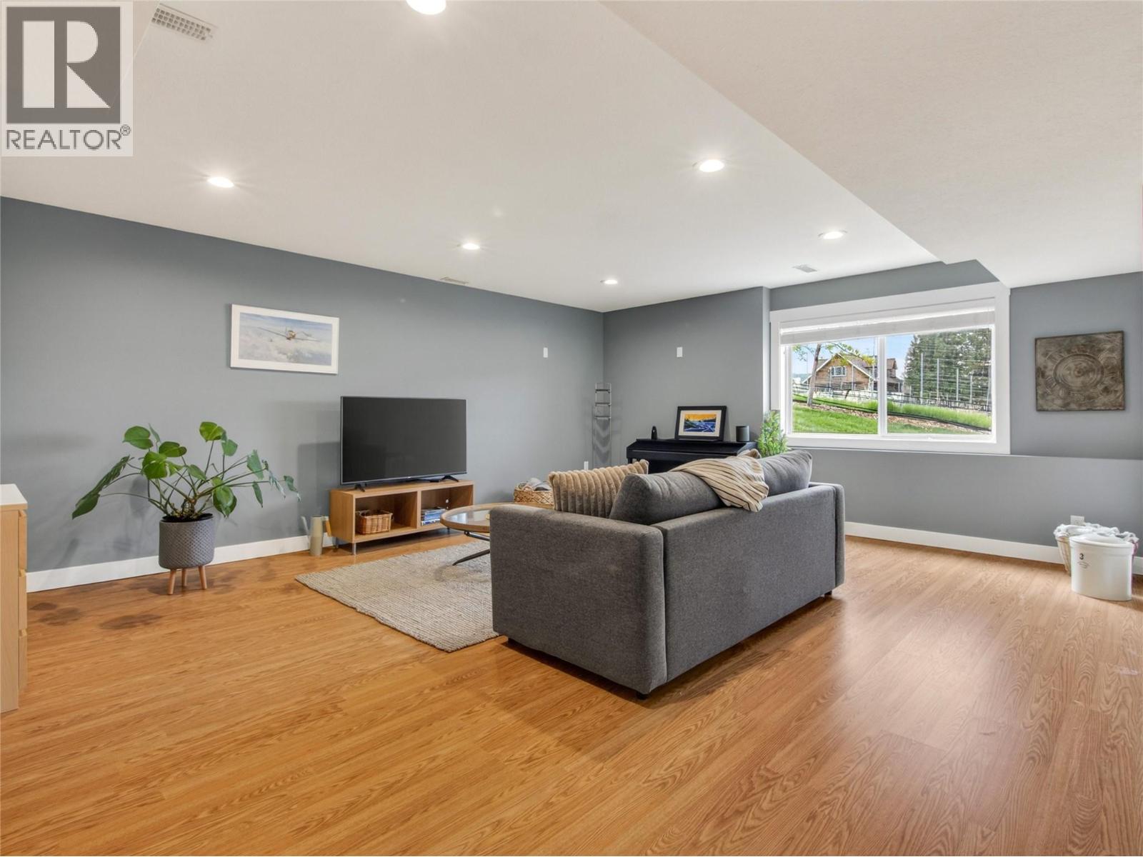 2330 Naramata Road - 33