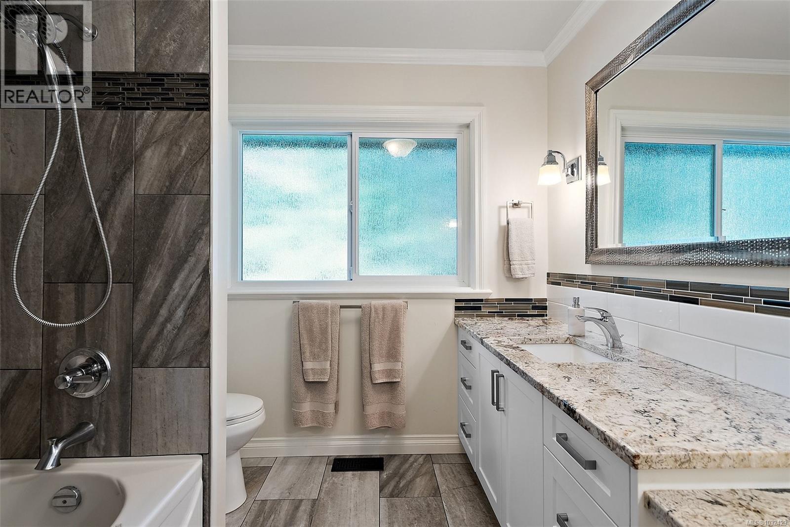 1074 Glen Forest Way, Metchosin