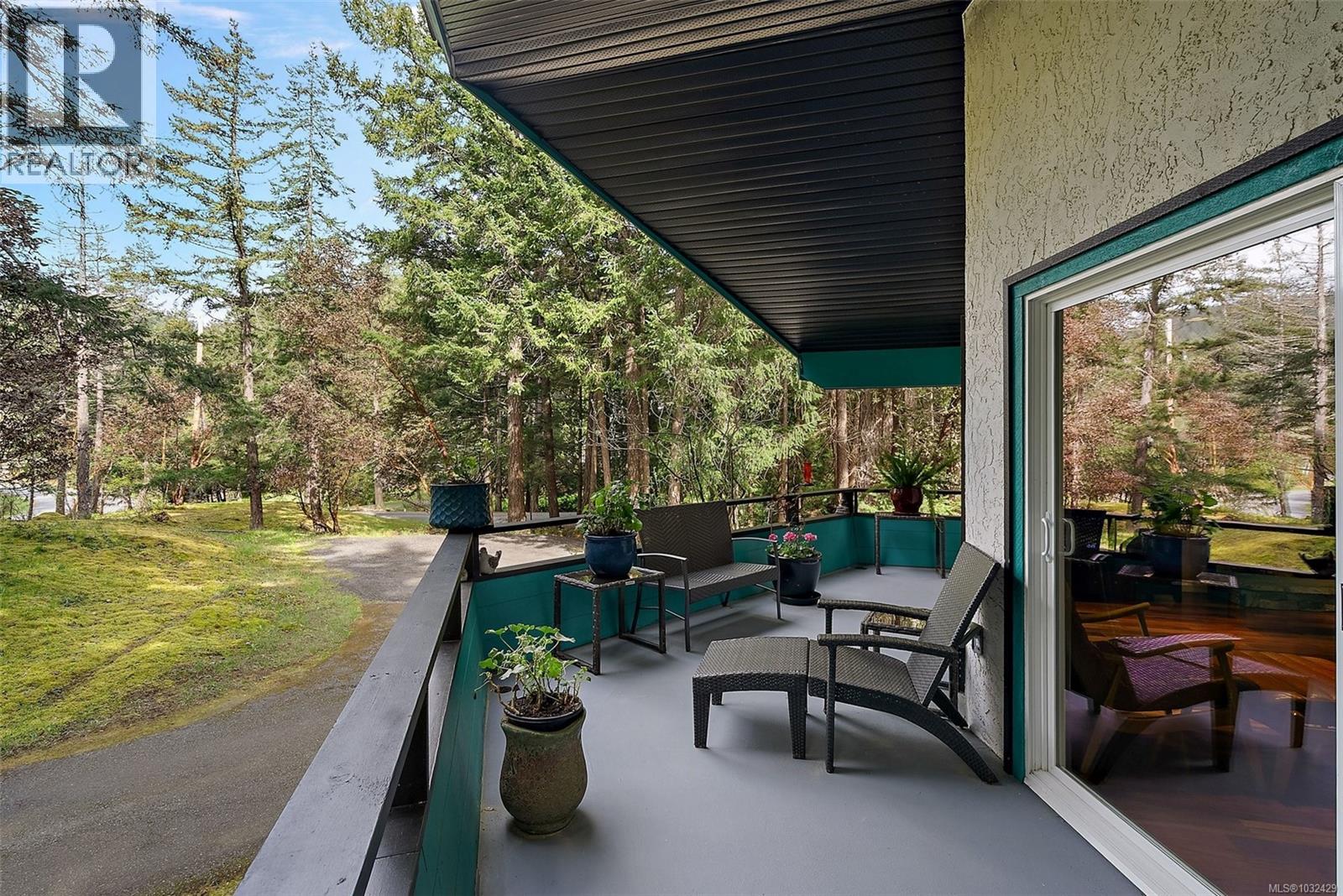 1074 Glen Forest Way, Metchosin