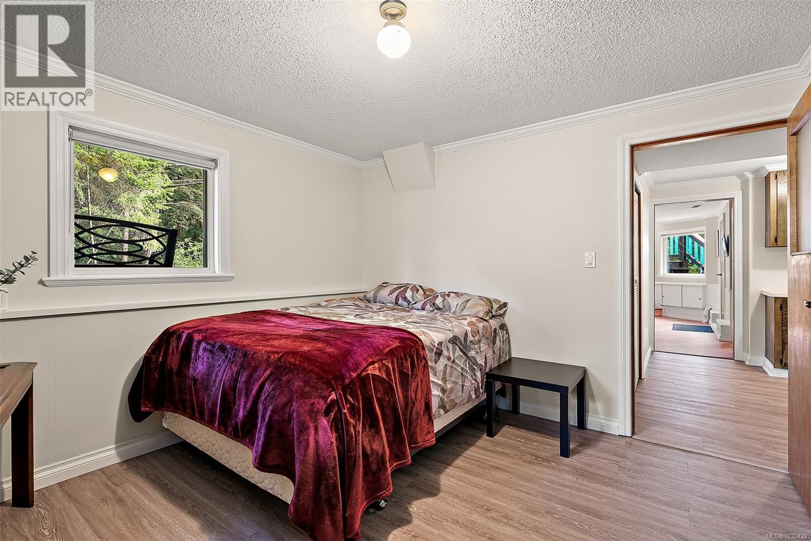 1074 Glen Forest Way, Metchosin