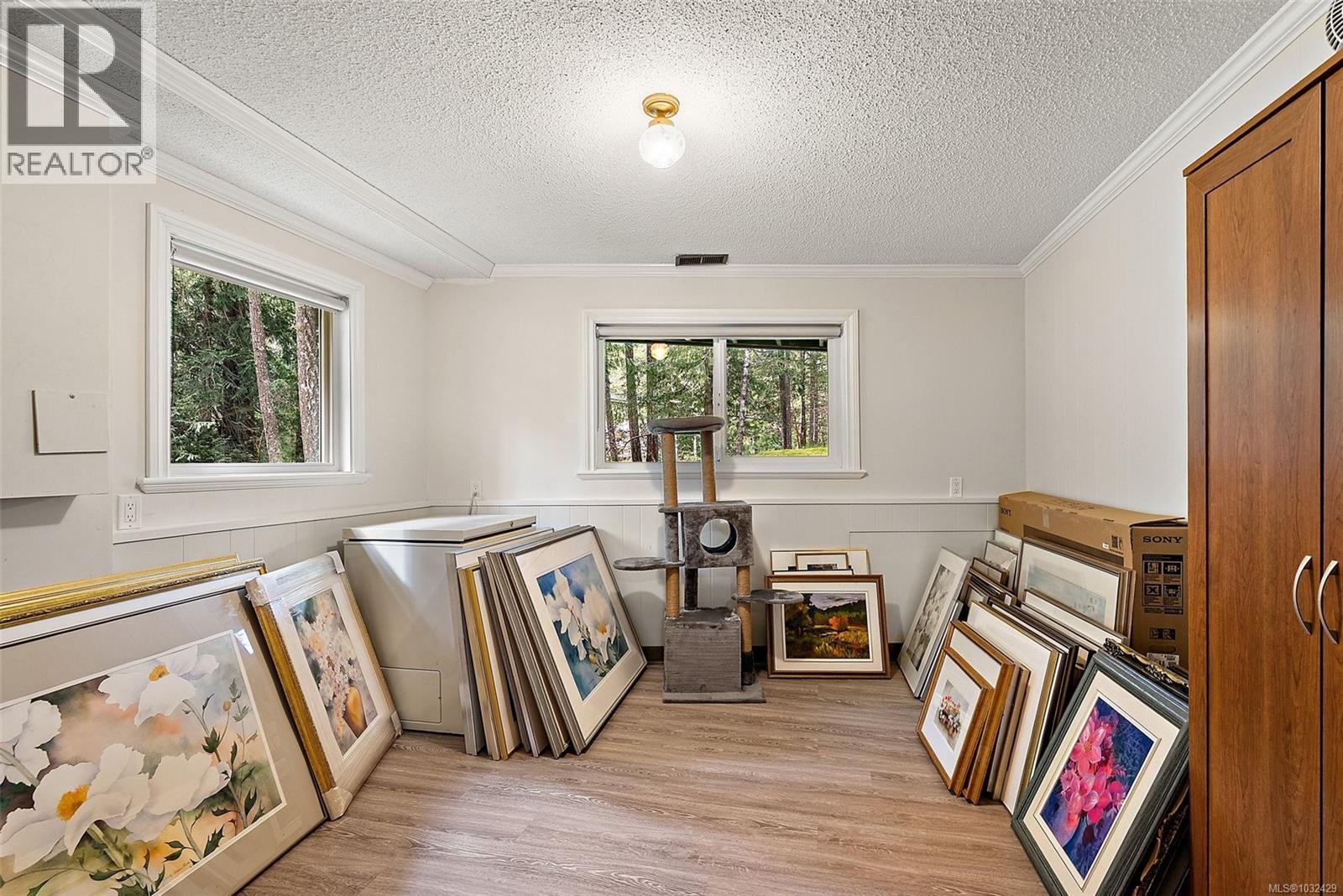 1074 Glen Forest Way, Metchosin