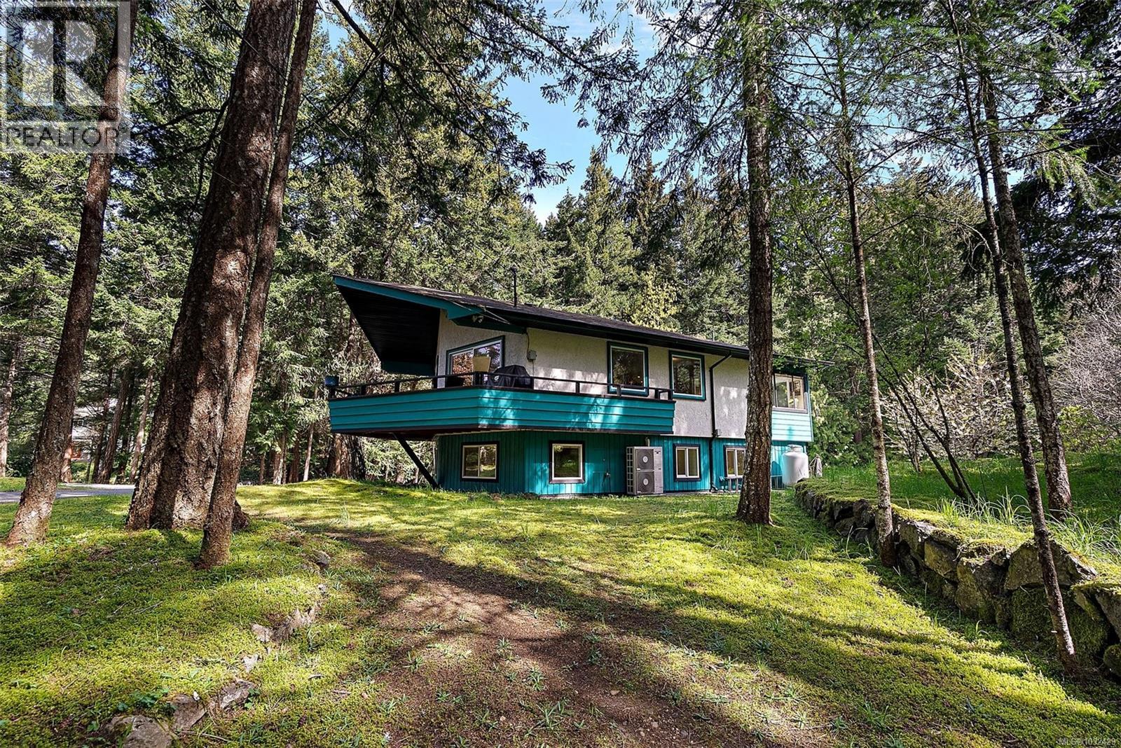 1074 Glen Forest Way, Metchosin