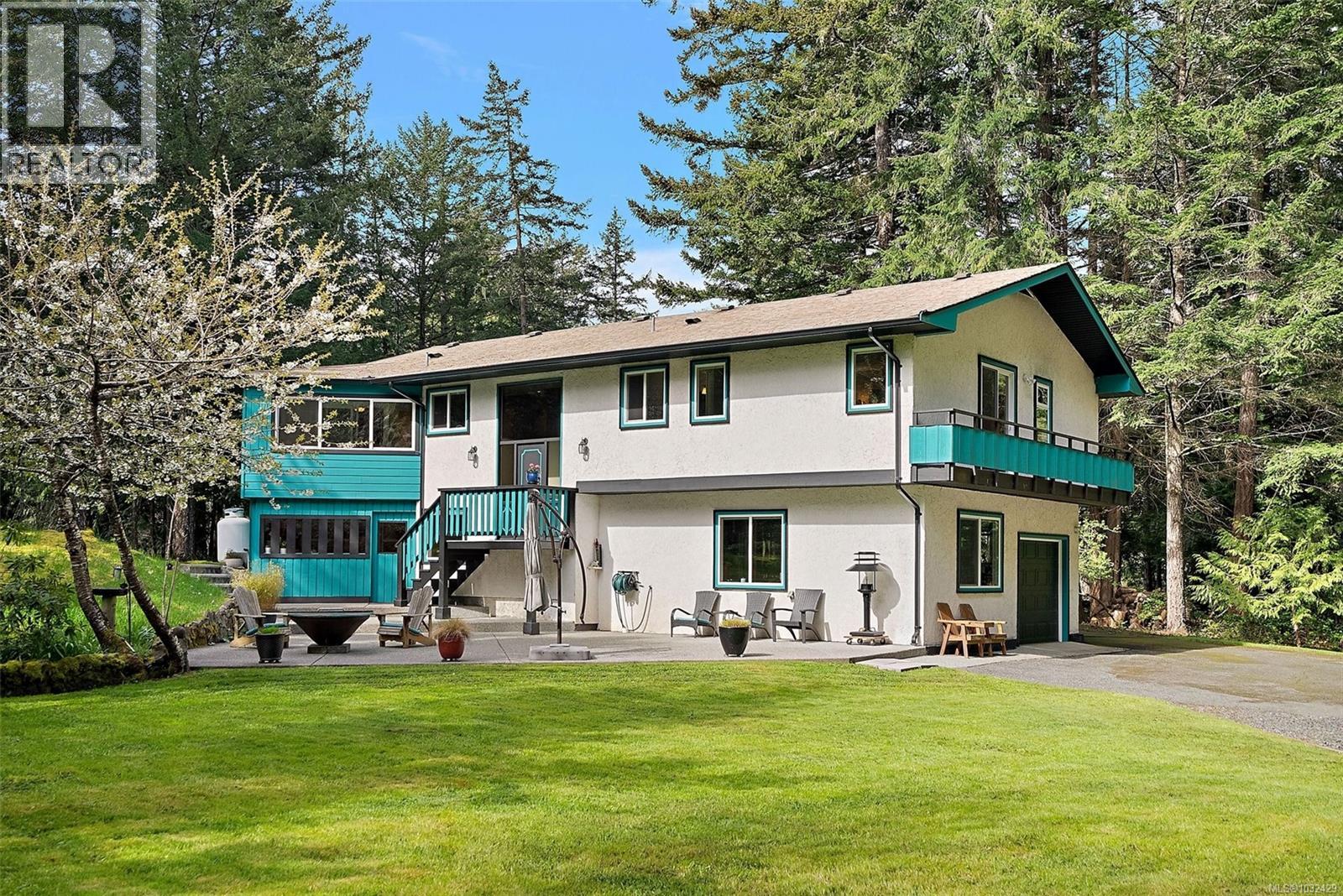 1074 Glen Forest Way, Metchosin