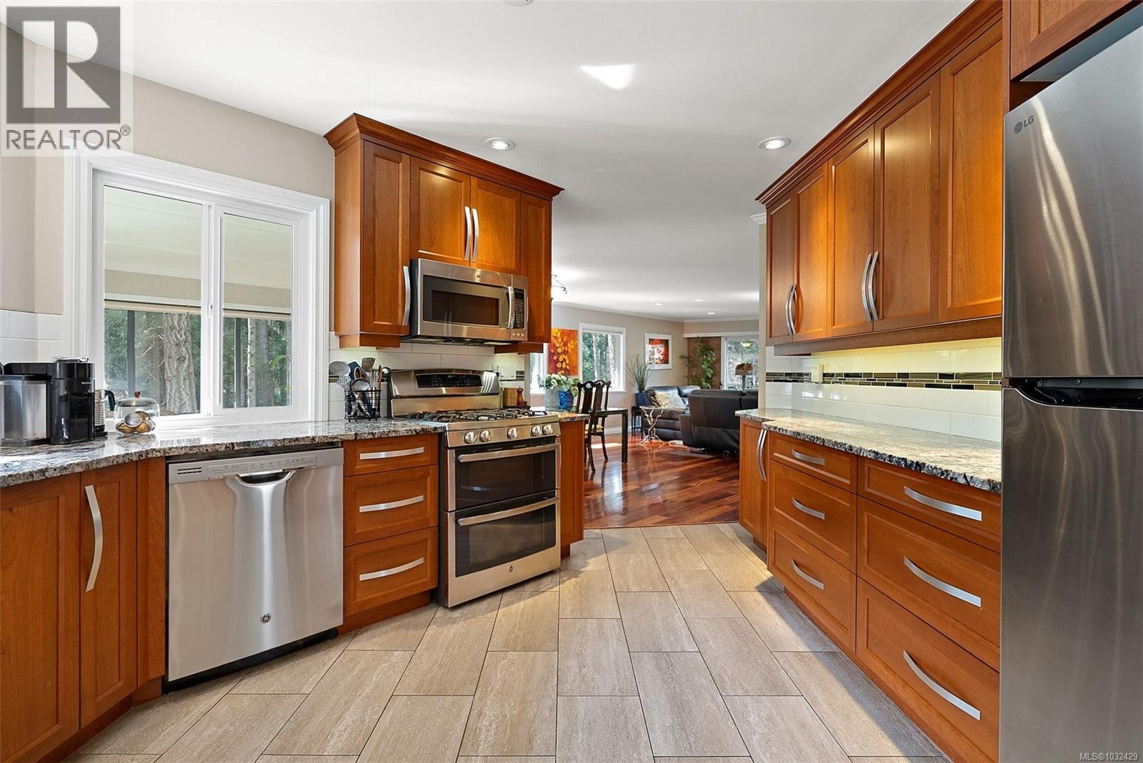 1074 Glen Forest Way, Metchosin