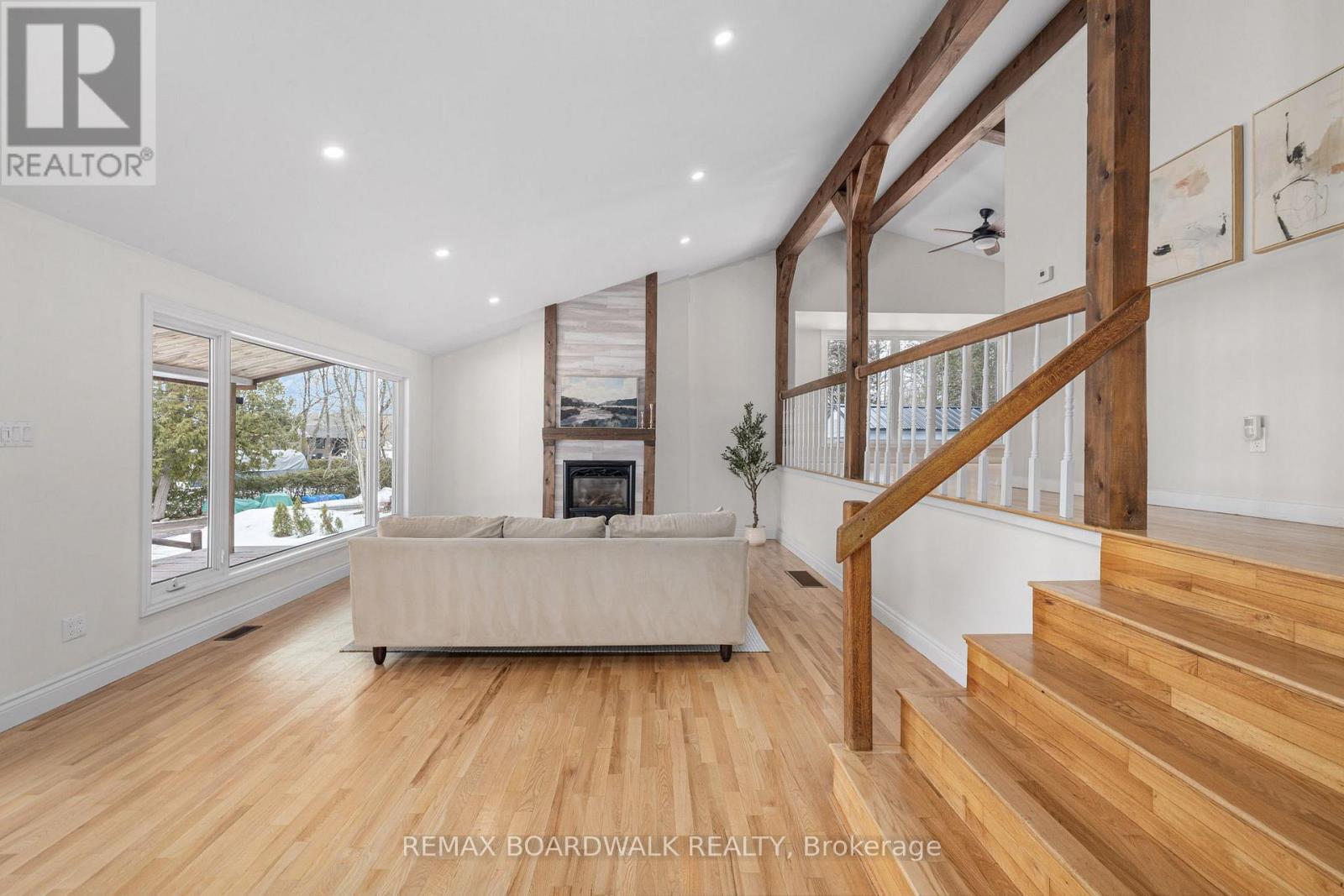 9 SKEBO LANE - 9