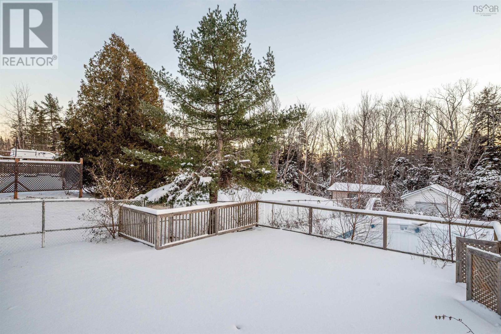 27 GROVE AVENUE - 42