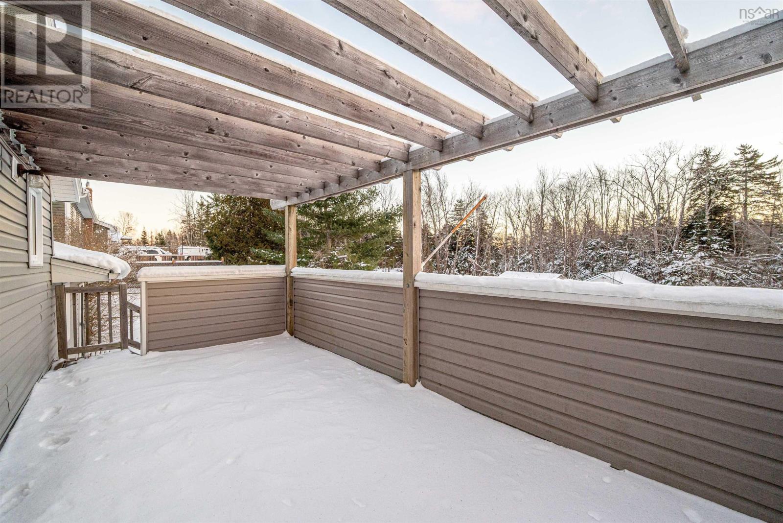 27 GROVE AVENUE - 39