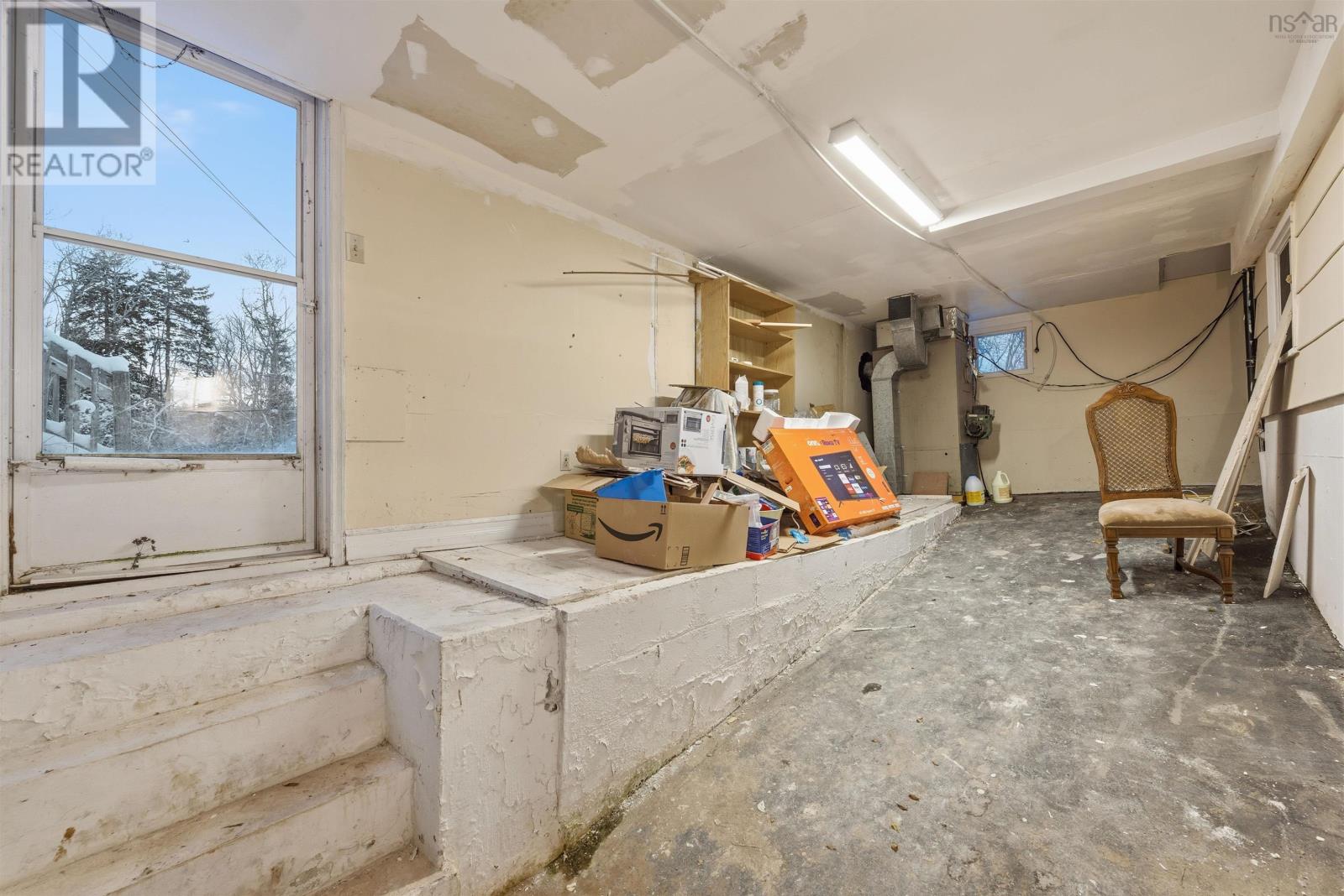 27 GROVE AVENUE - 35