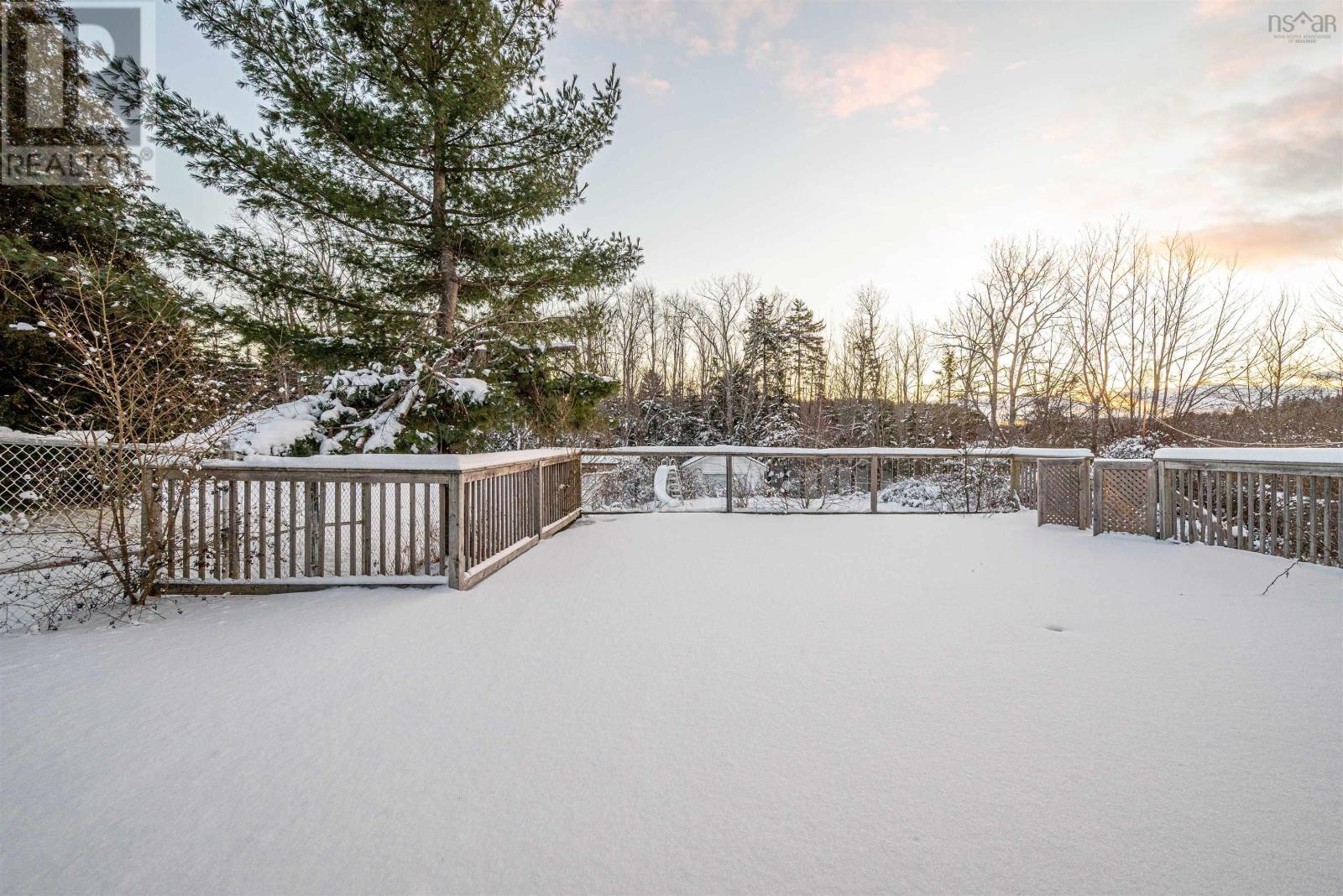 27 GROVE AVENUE - 36