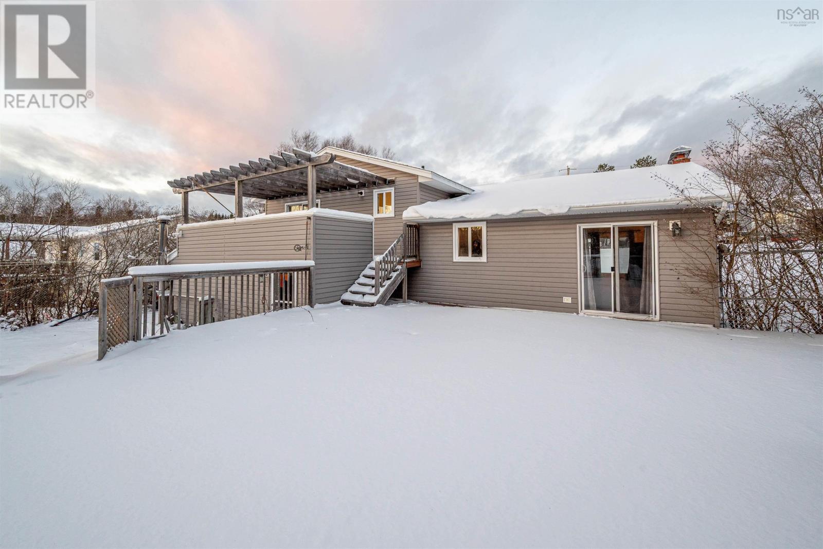 27 GROVE AVENUE - 44