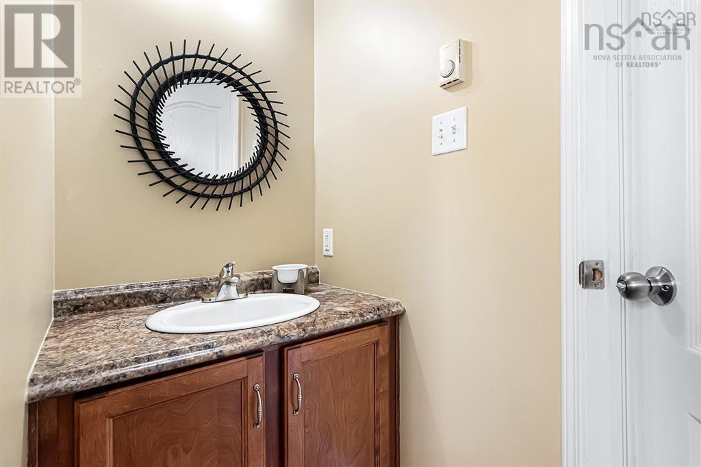 Property 19 of 41 of 579 Highway 1