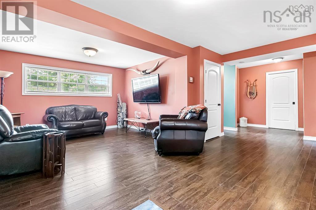 Property 22 of 41 of 579 Highway 1