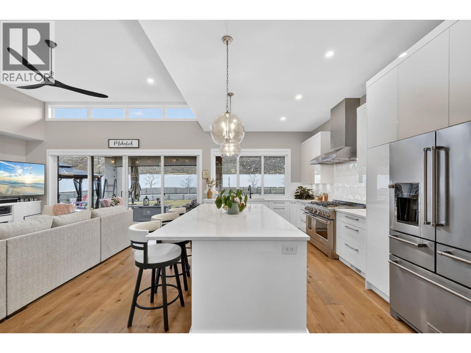 2759 Canyon Crest Drive — photo 19