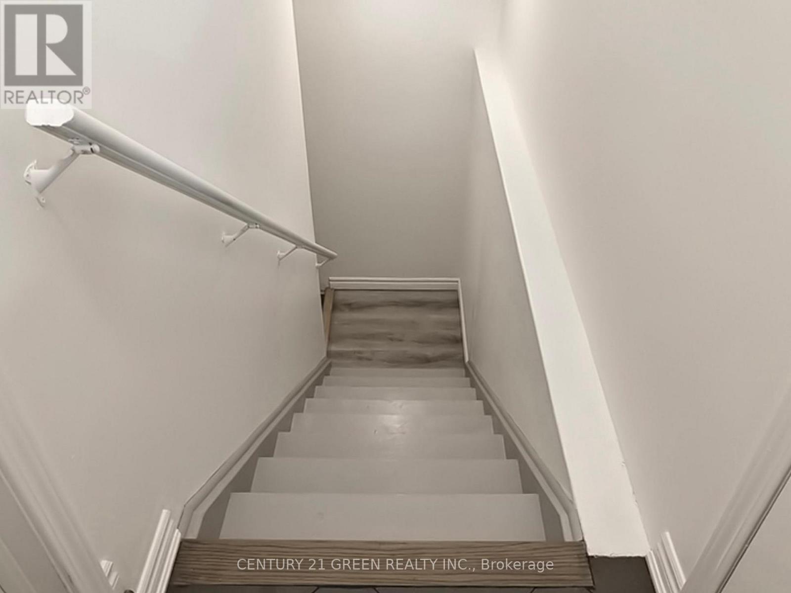 Seperate Entrance To The Basement