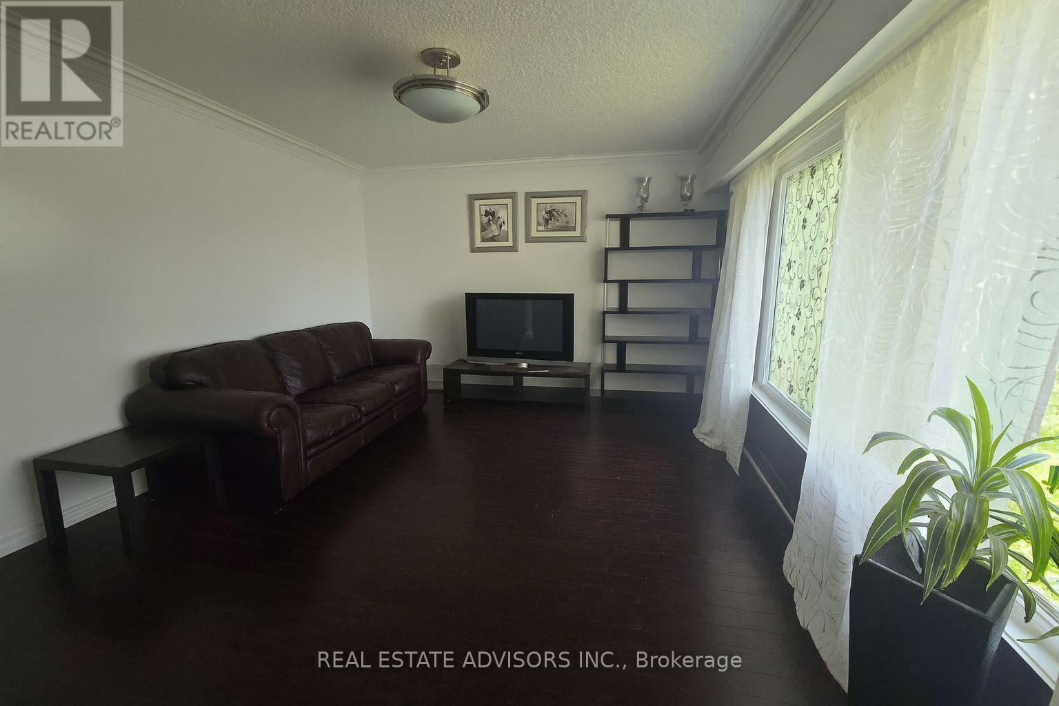 65 MONCRIEFF DRIVE - 3