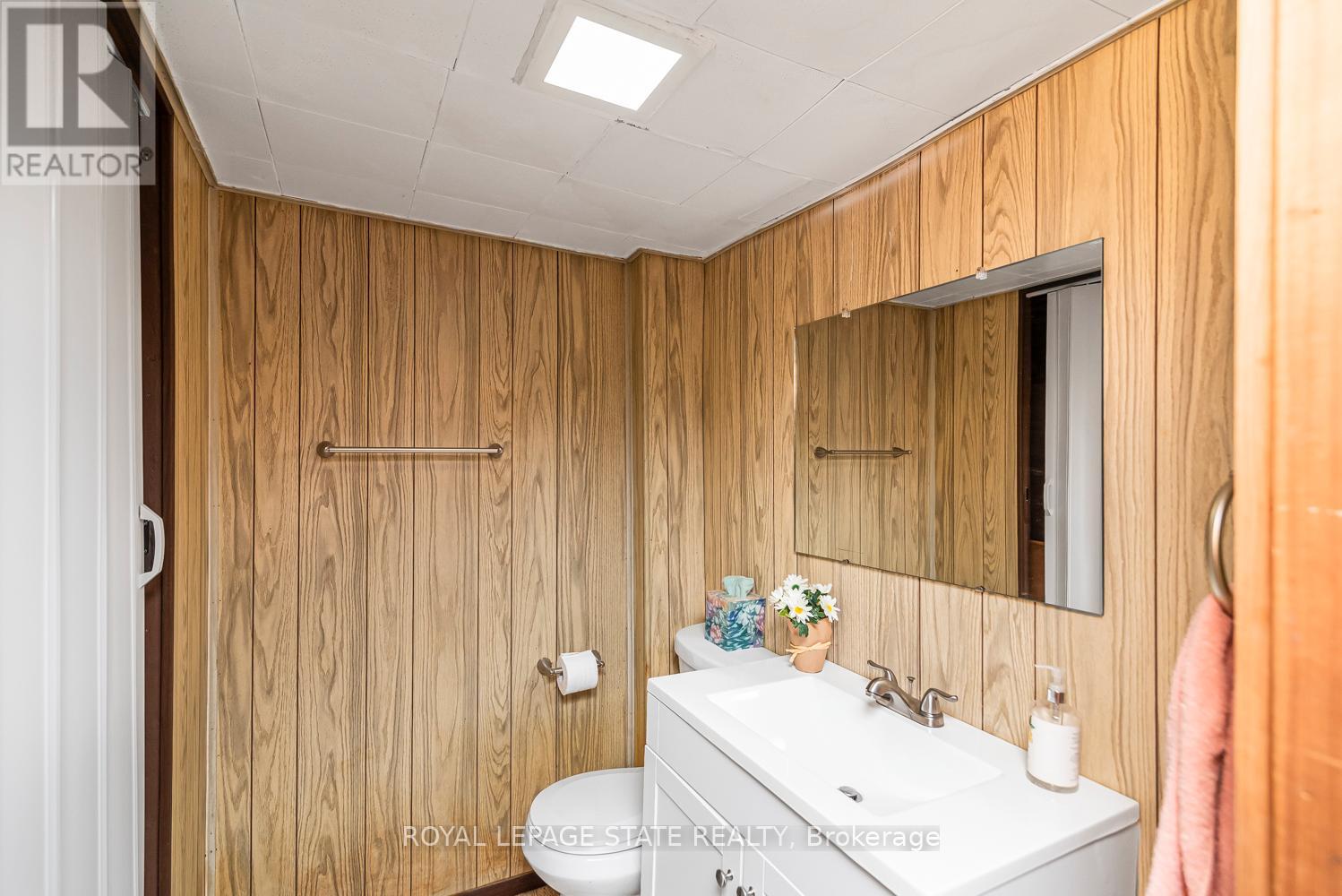 124 BROKER DRIVE - 24