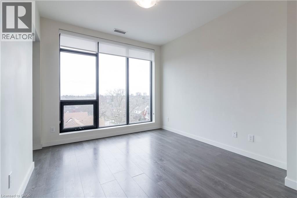 #514 690 KING STREET W - 25