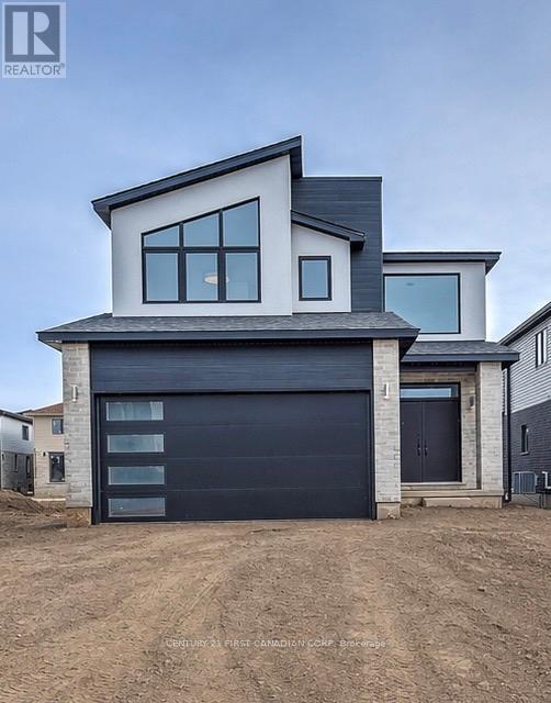 245 HESSELMAN CRESCENT - 1