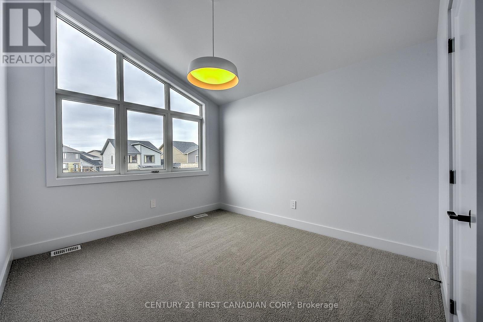 245 HESSELMAN CRESCENT - 29
