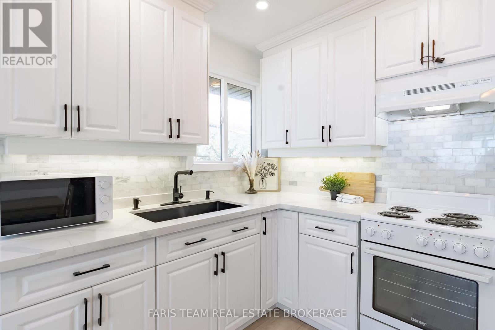 2305 CRYSTAL BEACH ROAD - 11