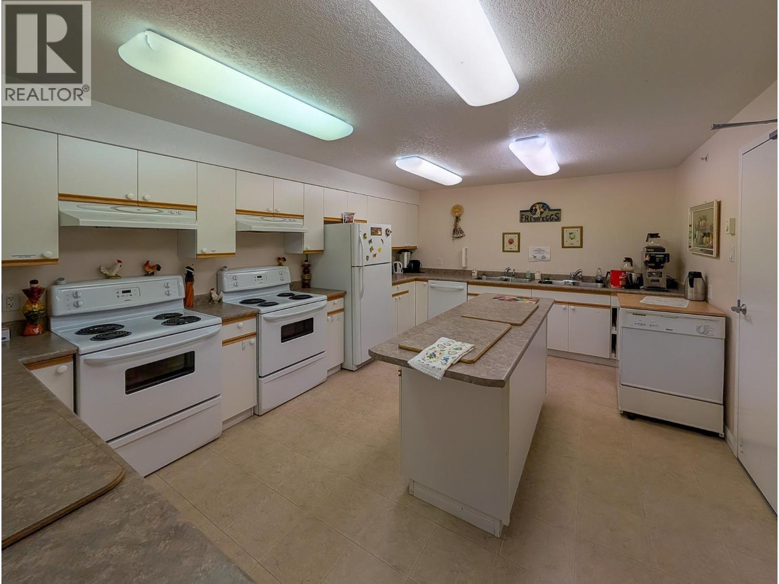 #104 2908 HOPKINS ROAD - 27