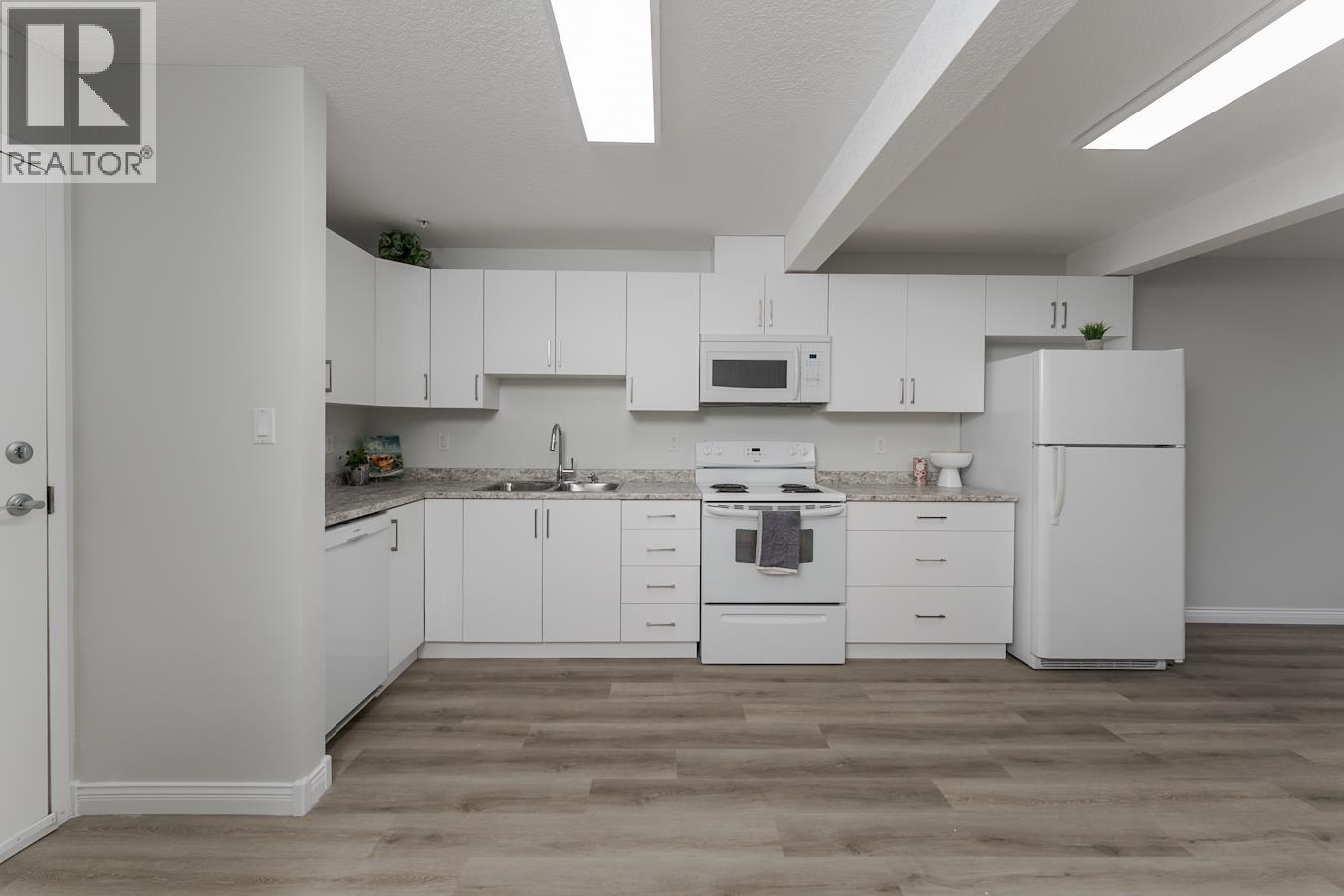 Photo 8 of 32 — 104 2908 HOPKINS ROAD · Prince George, BC