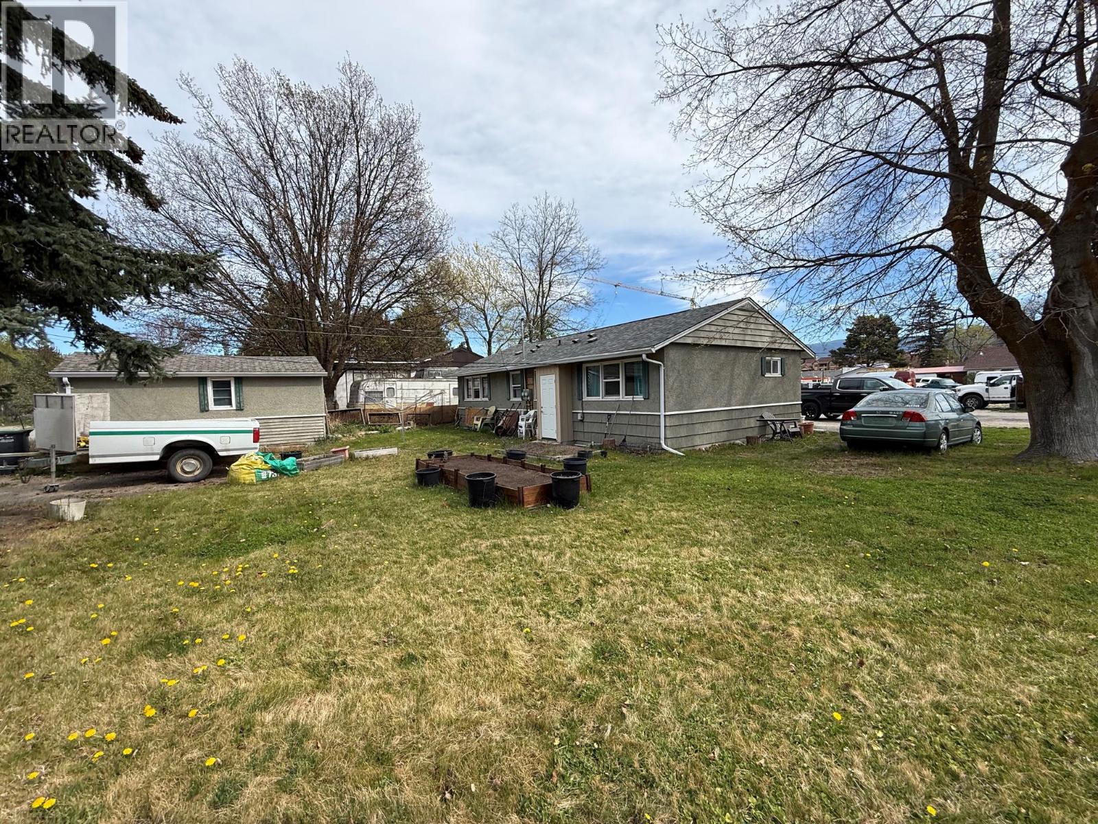 13602 SPENCER Avenue, Summerland