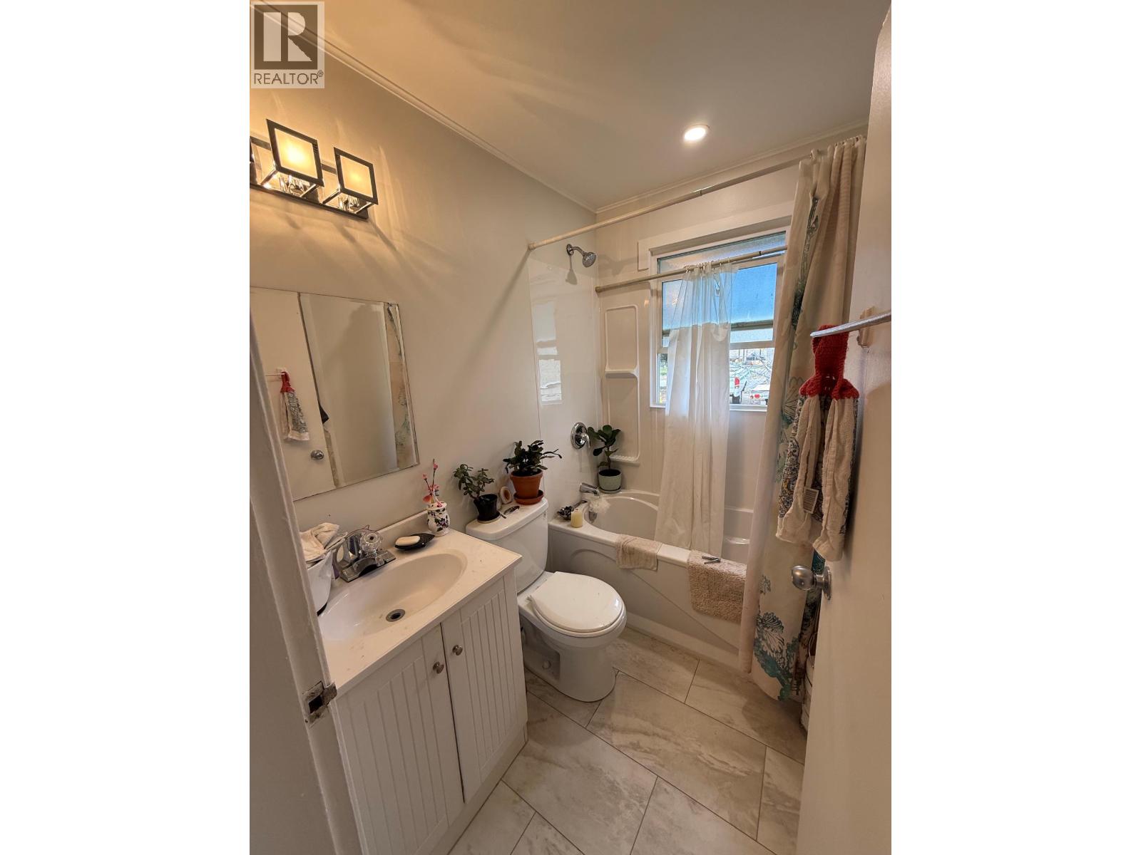 13602 SPENCER Avenue, Summerland