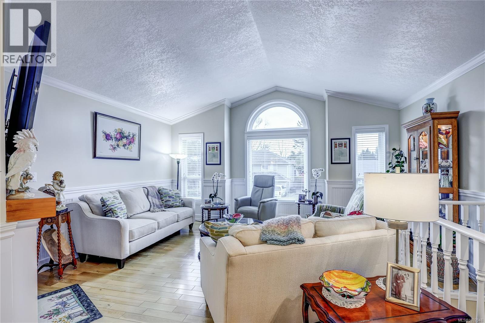 5954 Monashee Way - 10