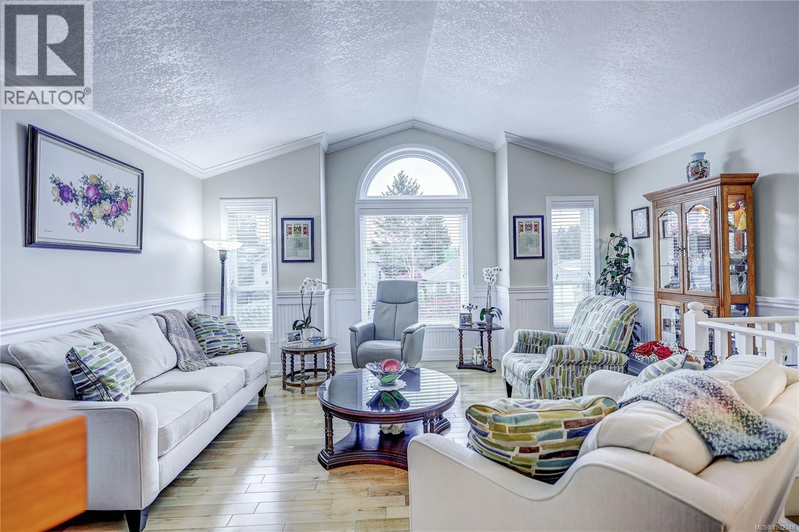 5954 Monashee Way - 11