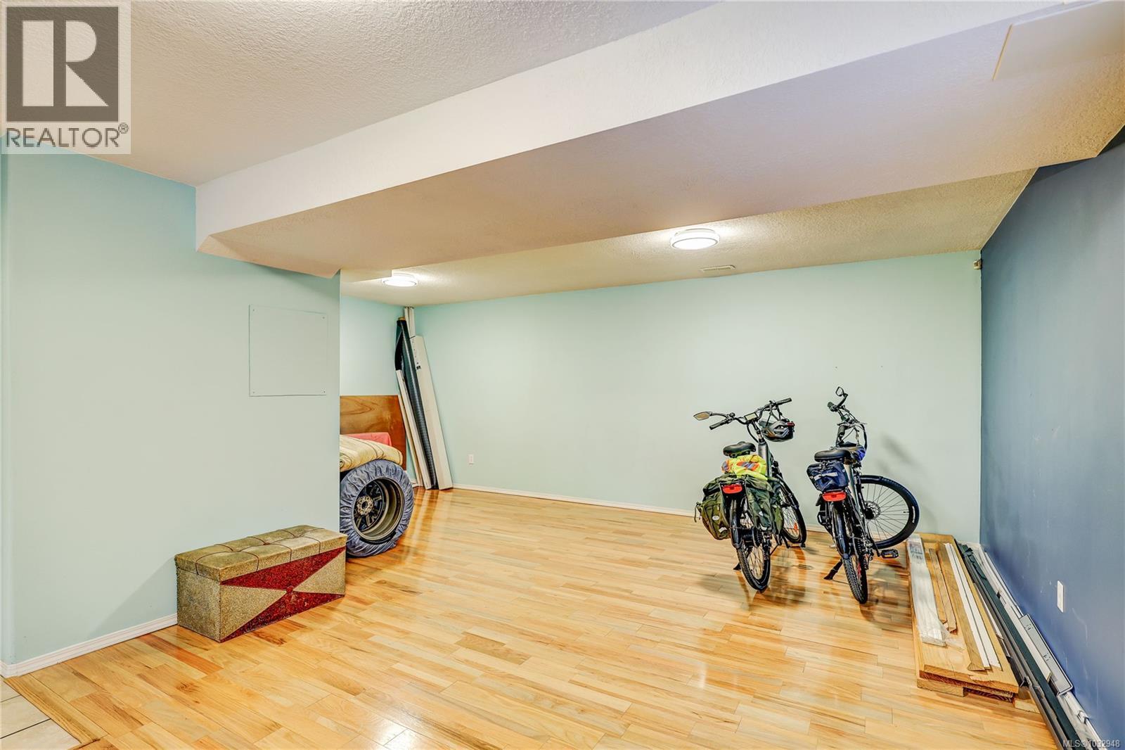 5954 Monashee Way - 30