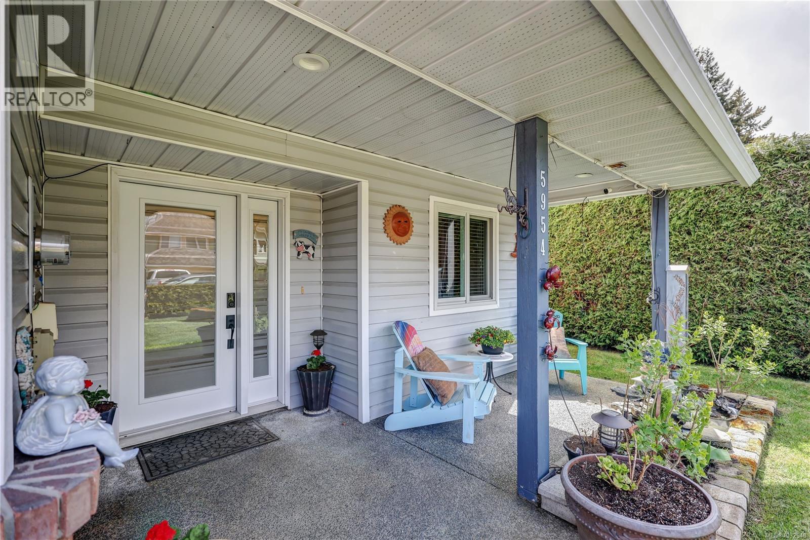 5954 Monashee Way - 4