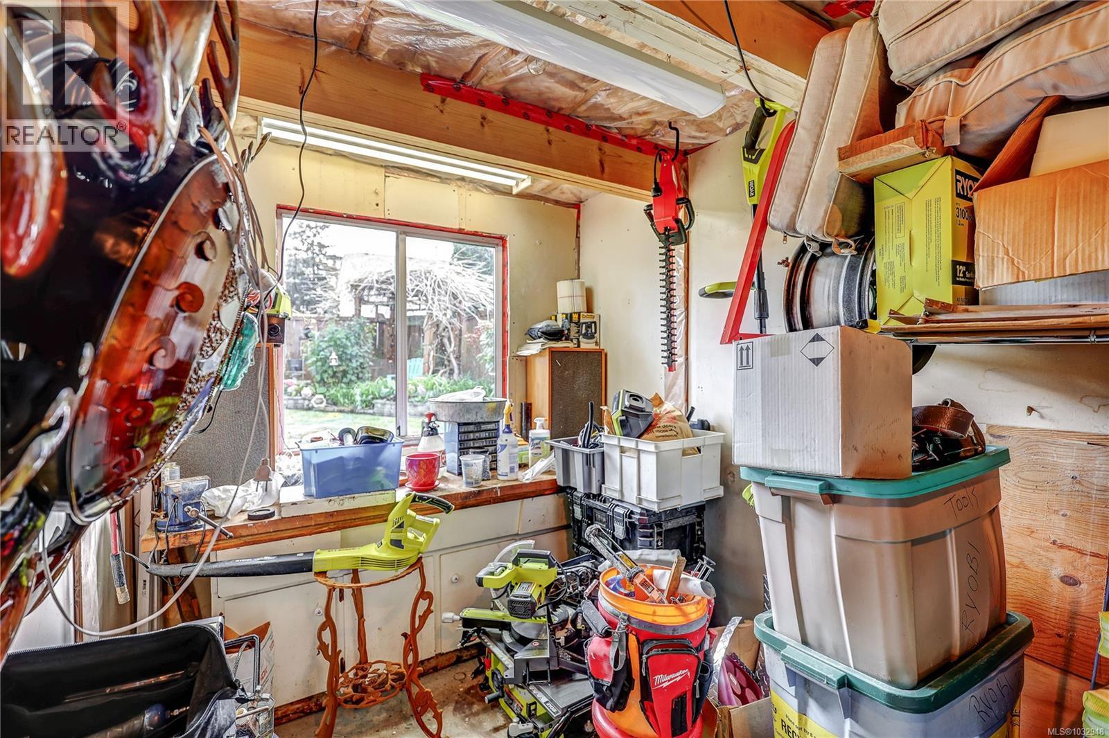 5954 Monashee Way - 44