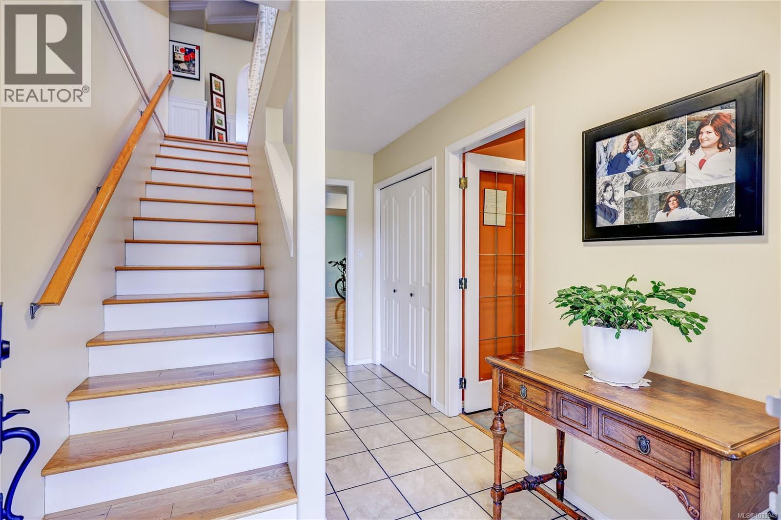 5954 Monashee Way - 5