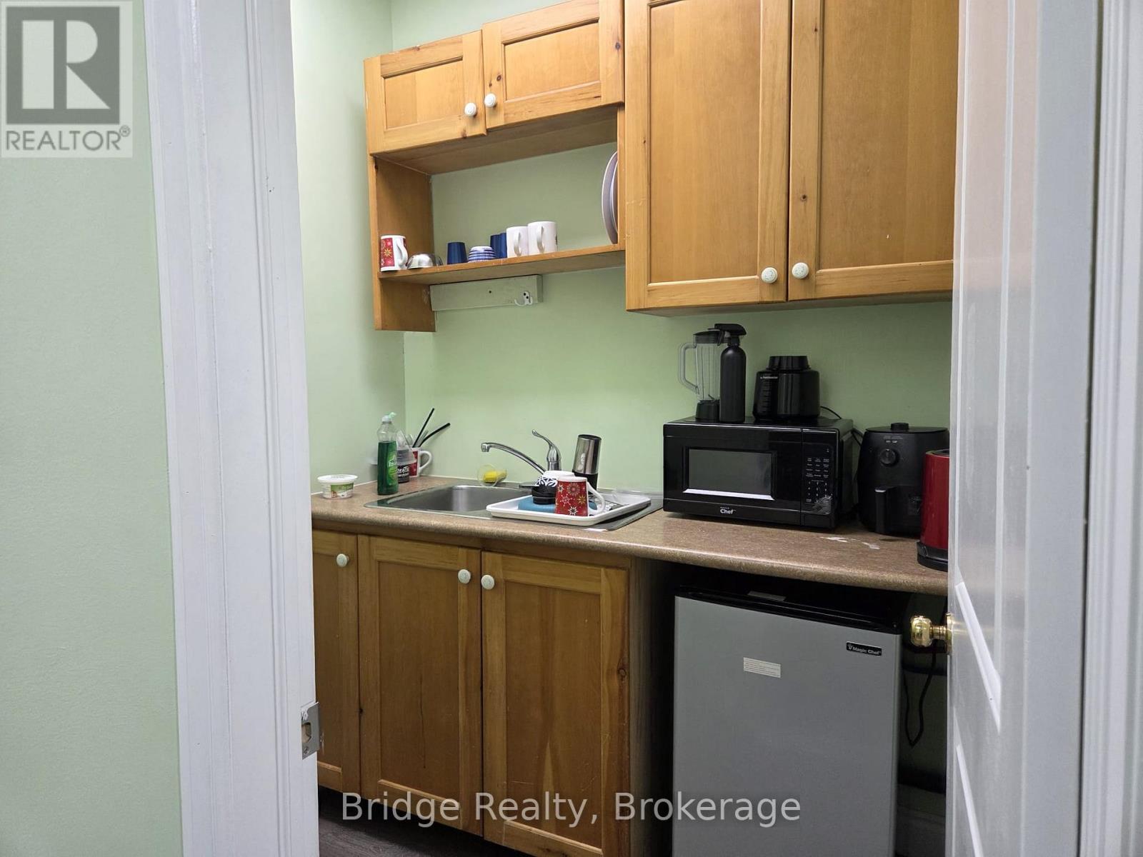 4 - 635 GREENHILL AVENUE — photo 22