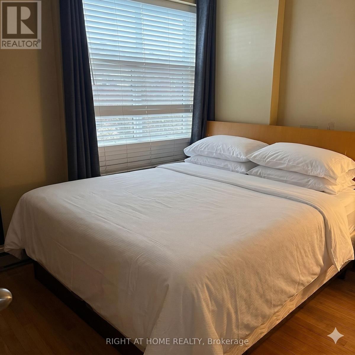 #1708 900 DYNES ROAD - 6