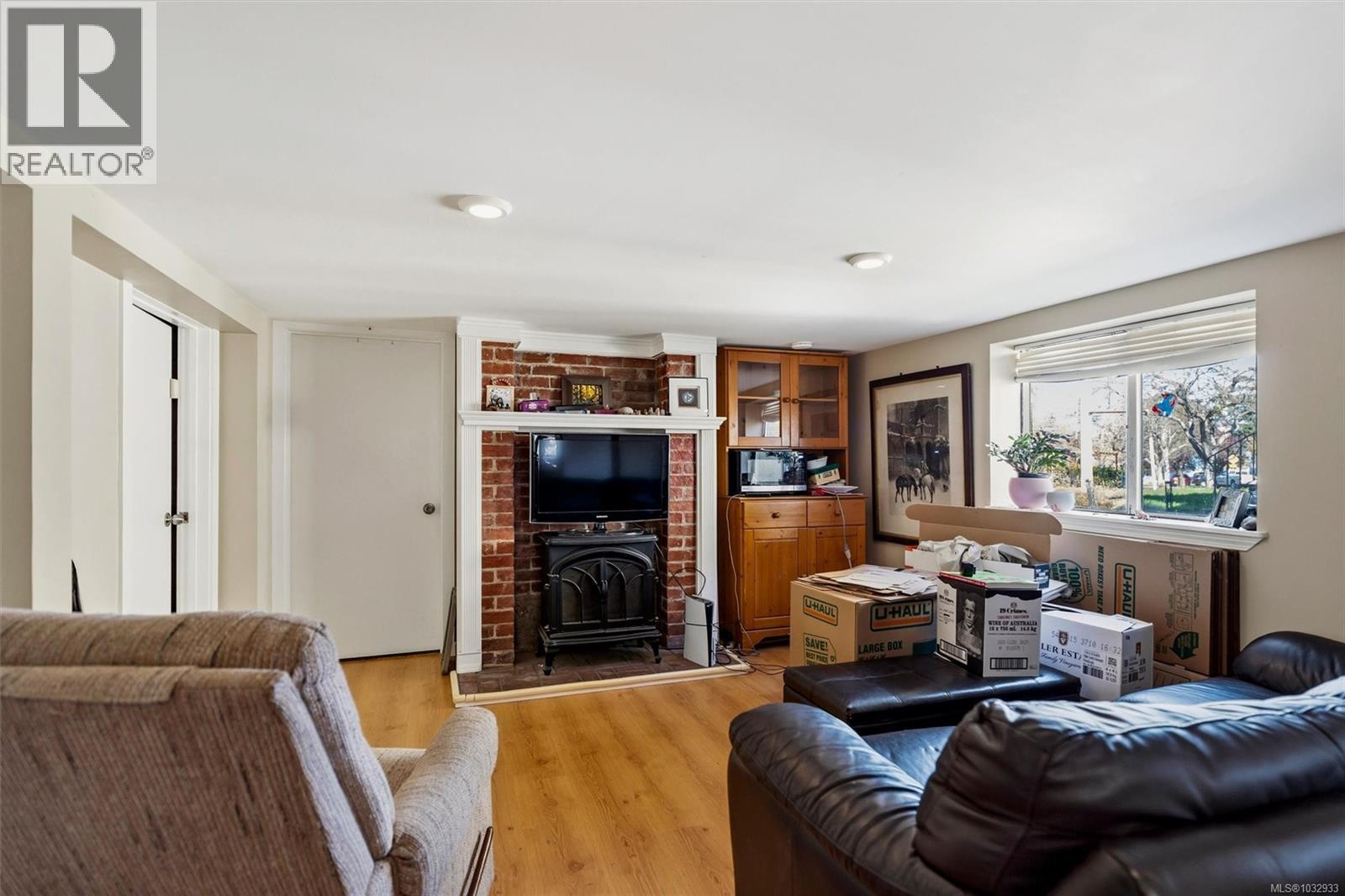 989 Dunsmuir Rd - 28