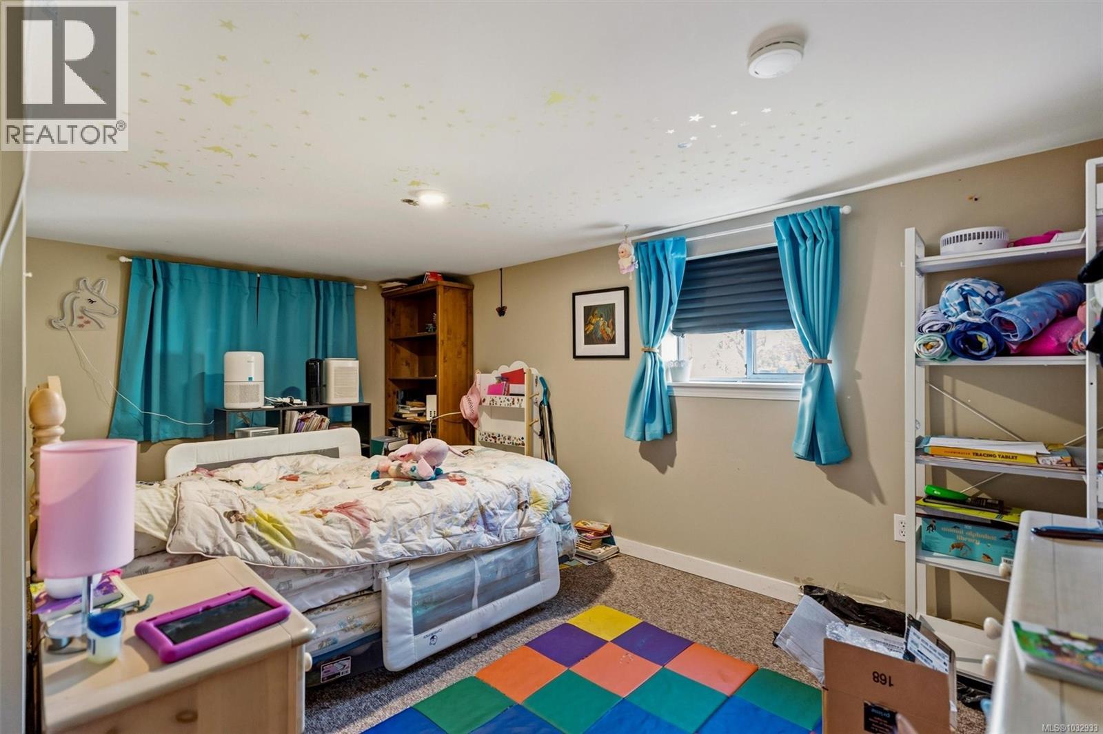 989 Dunsmuir Rd - 29