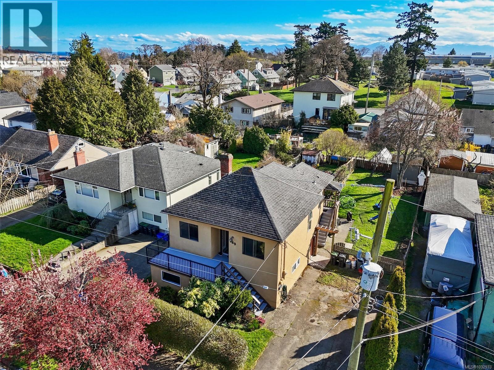 989 Dunsmuir Rd - Image 3