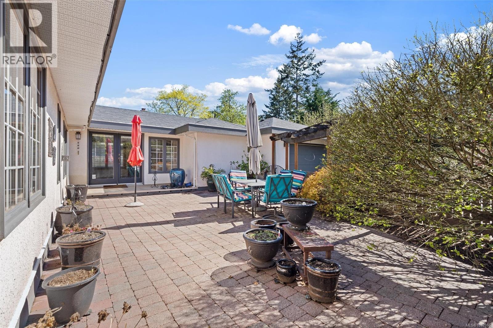 2425 Camelot Rd - 25