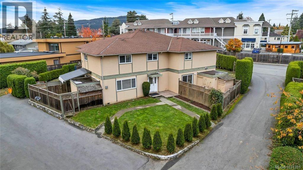 #4 1945 Lisnoe Ave - 1