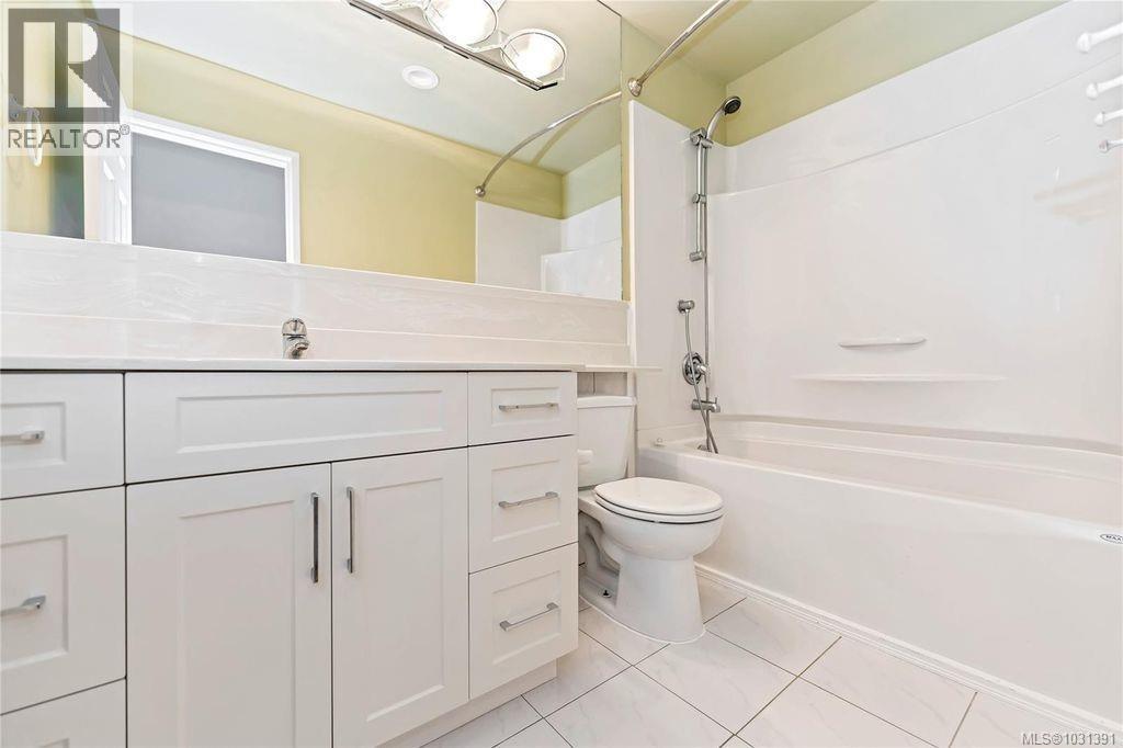 #4 1945 Lisnoe Ave - 10